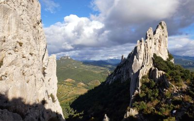 Randonnée spectaculaire au coeur des Dentelles de Montmirail